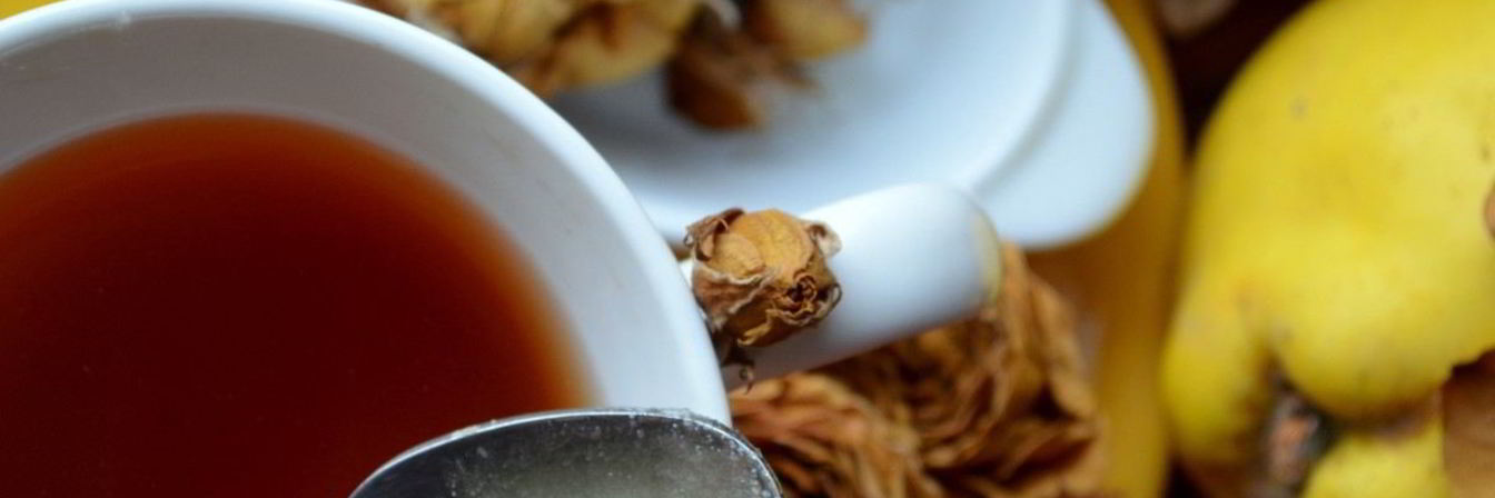 Рецепт Чайный напиток с айвой и корицей