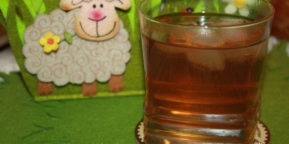 Как приготовить чайный напиток с нектаринами и клубникой