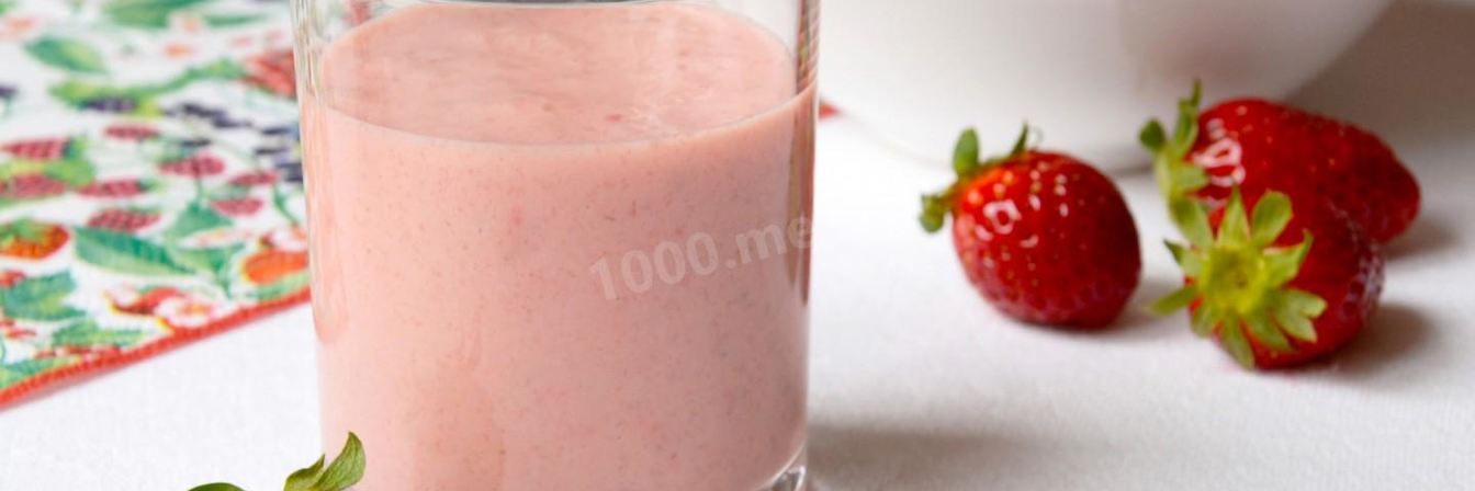 Рецепт Йогуртовый коктейль с клубникой и бананами