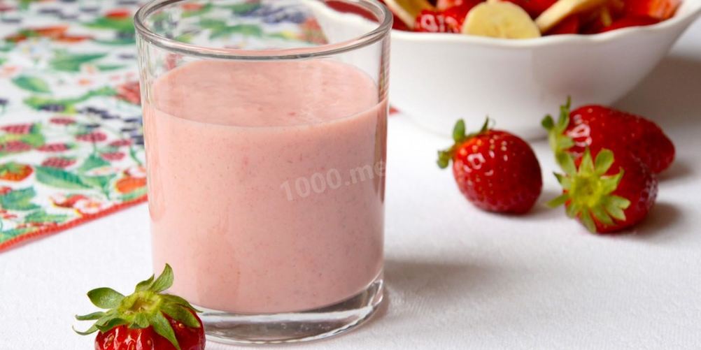 Как приготовить йогуртовый коктейль с клубникой и бананами