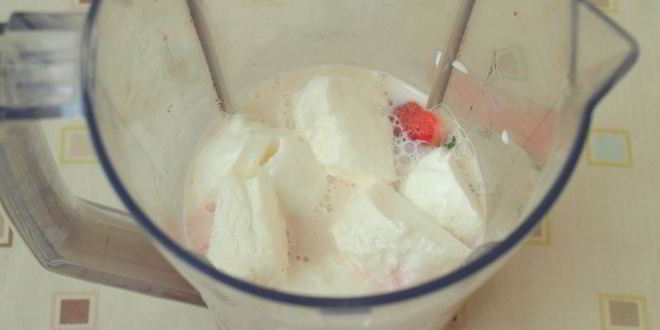 Рецепт клубнично-вишневый коктейль