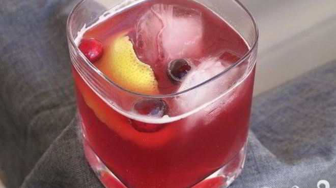 Рецепт Коктейль с клюквой и лимончелло