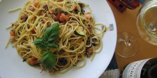 Рецепт спагетти с морским коктейлем