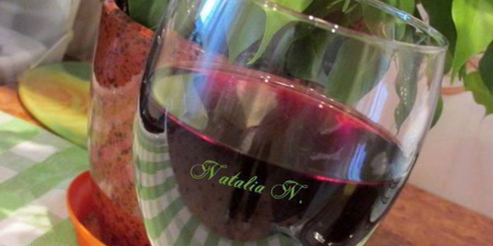 Как приготовить вино из черной смородины