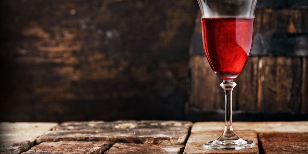 Как приготовить вино из вишни с косточками