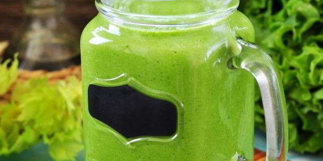 Рецепт зеленый коктейль из шпината, петрушки, груши и сельдерея
