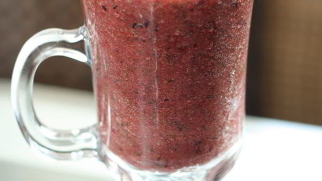 Рецепт Зеленый коктейль с грушей и голубикой