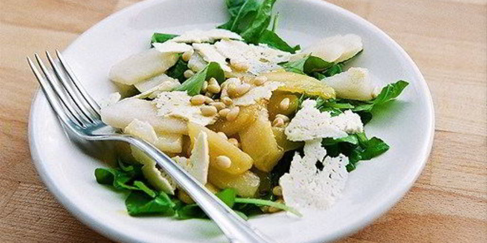 Как приготовить грушевый салат с рукколой и овечьим сыром