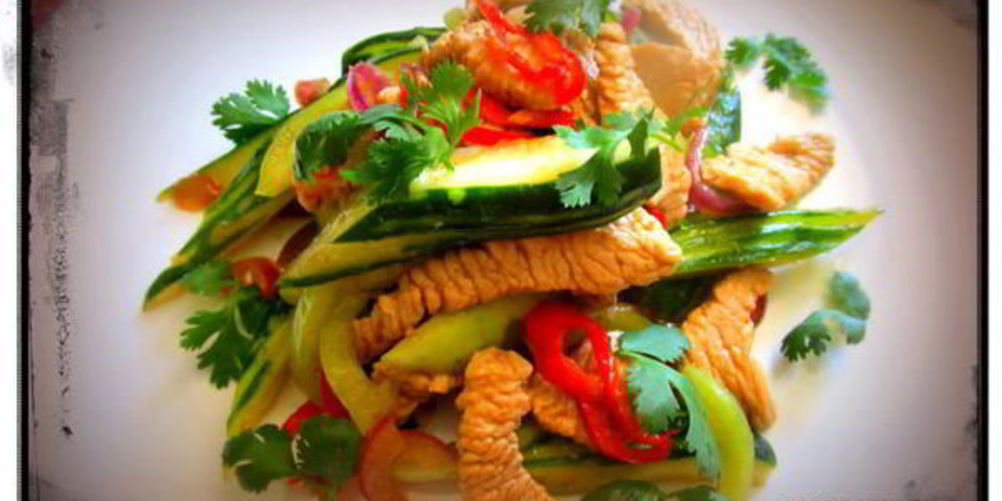 Рецепт теплый салат из куриной печени с рукколой