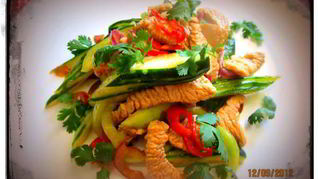 Рецепт Острый, теплый салат с индейкой