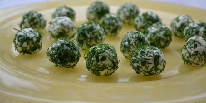 Рецепт овощной салат с сырными шариками