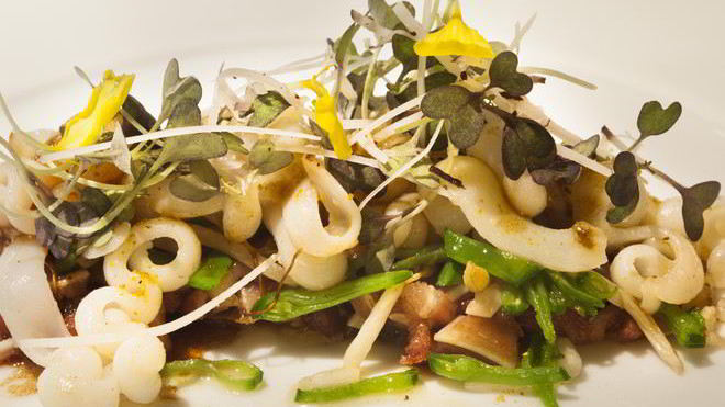 Рецепт Подборка вкусных салатов с кальмарами и кукурузой