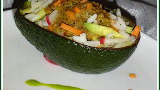 Рецепт Рисово-овощной салат с соусом из авокадо