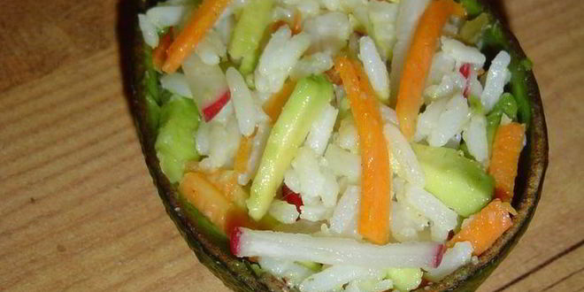 Рецепт рисово-овощной салат с соусом из авокадо