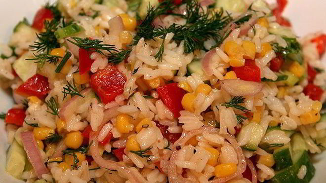 Рецепт Рисовый салат с огурцами и сладкой кукурузой