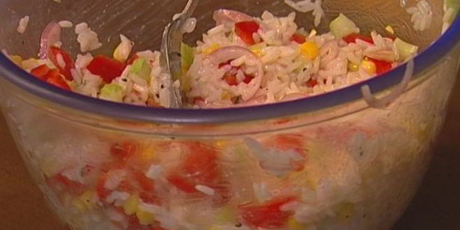 Рецепт рисовый салат с огурцами и сладкой кукурузой