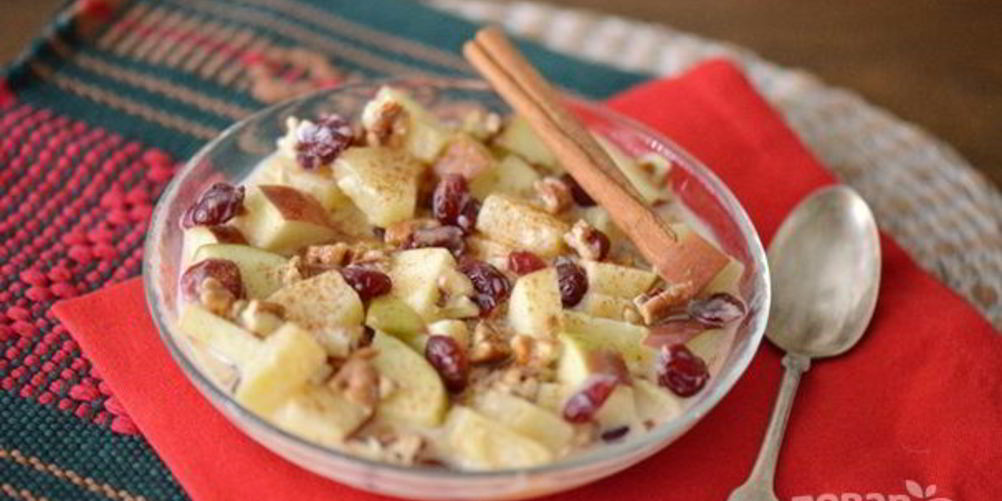 Рецепт салат с кальмаром, сельдереем и яблоком