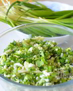 Салат из черемши с огурцами