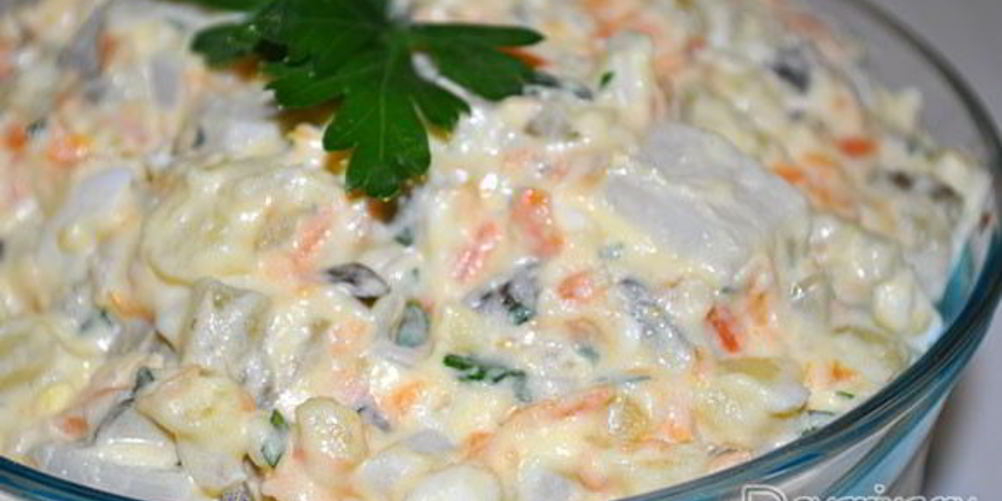 Как приготовить салат из кальмаров с овощами