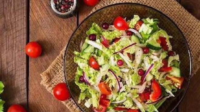 Рецепт Салат из китайской капусты с арахисовой заправкой