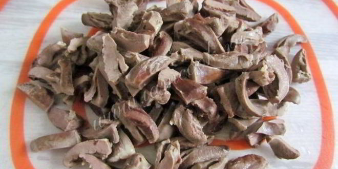 Рецепт салат из куриных сердечек