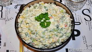 Рецепт Салат из рыбы горячего копчения с овощами