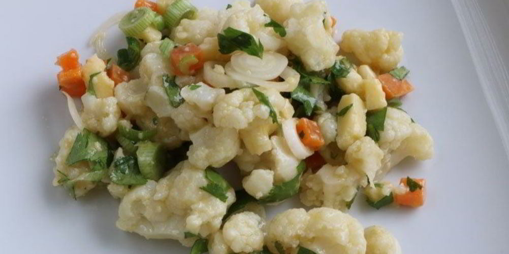 Как приготовить салат из цветной капусты с сыром