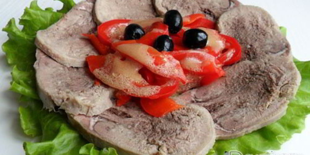 Как приготовить салат из языка со сладким перцем