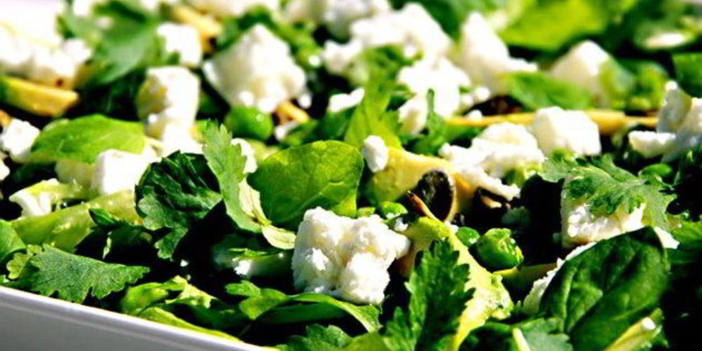 Как приготовить салат из зеленого горошка, авокадо и зелени