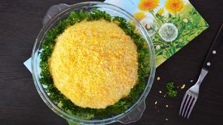 Рецепт Салат Одуванчик с красной рыбой