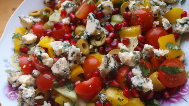 Рецепт Салат овощной с сыром Дор Блю