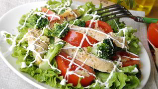 Рецепт Салат с брокколи и курицей