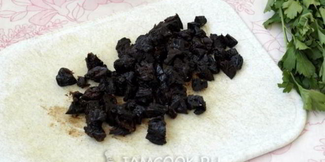 Рецепт салат с черносливом и грибами