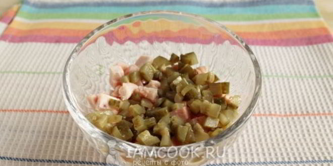 Рецепт салат с горошком и яйцом