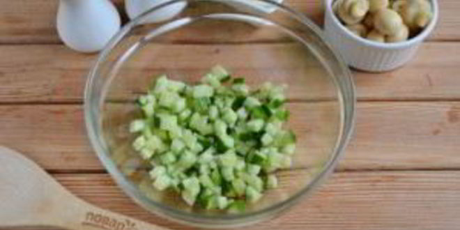 Рецепт салат с говяжьим языком и грибами