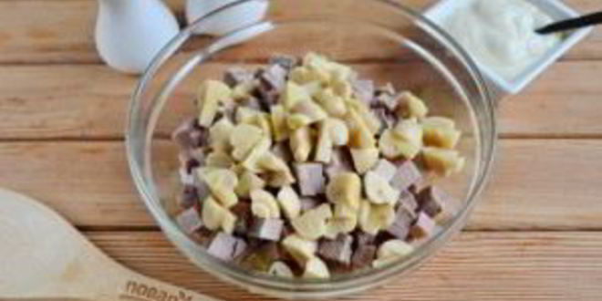 Рецепт салат с говяжьим языком и грибами
