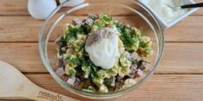 Рецепт салат с говяжьим языком и грибами