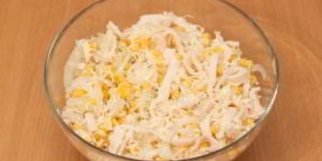 Рецепт салат с кальмарами и кукурузой