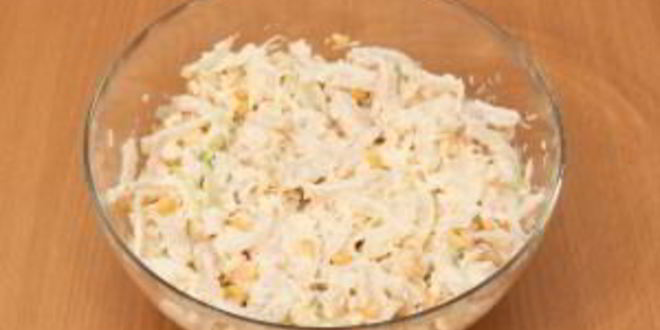 Рецепт салат с кальмарами и кукурузой