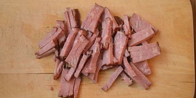 Рецепт салат с копченой говядиной