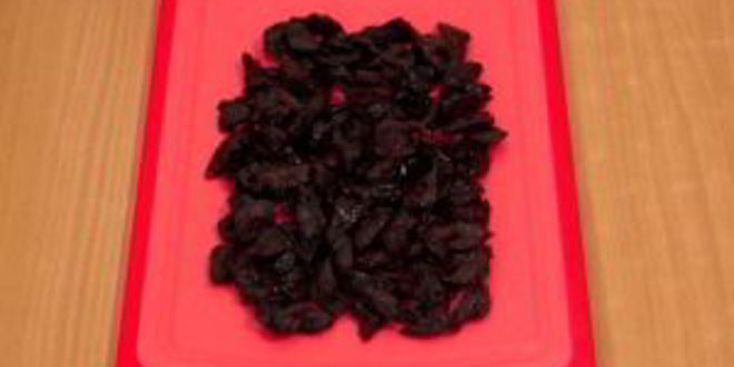 Рецепт салат с куриным филе, черносливом и орехами