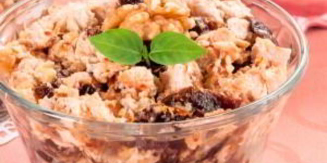 Рецепт салат с куриным филе, черносливом и орехами