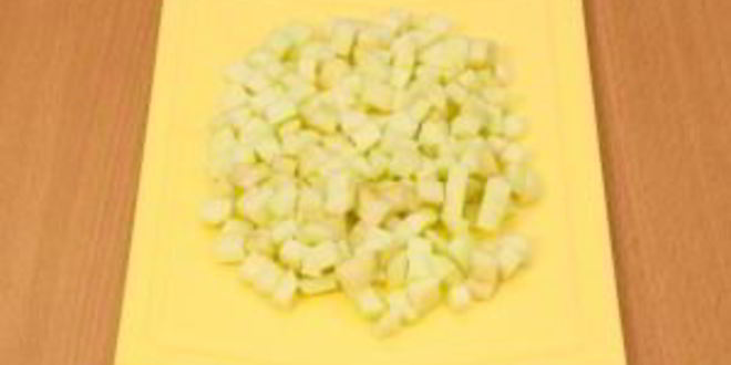 Рецепт салат с куриным филе, огурцами и орехами