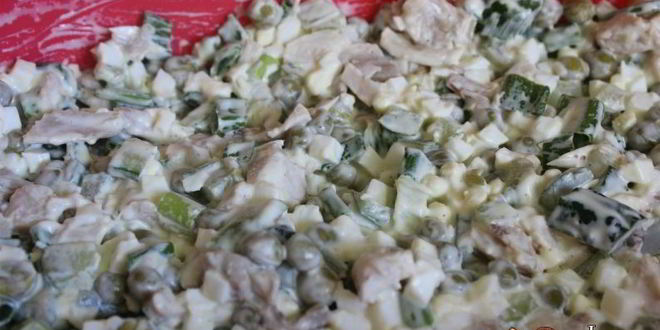 Рецепт салат с курицей и малосольными огурцами