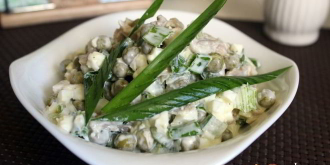 Рецепт салат с курицей и малосольными огурцами