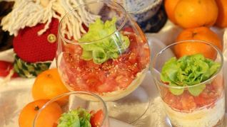 Рецепт Салат с лососем и помидорами