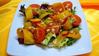 Рецепт Салат с маринованной тыквой и помидорами черри