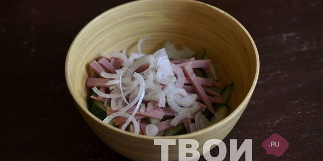 Рецепт салат с огурцами и ветчиной