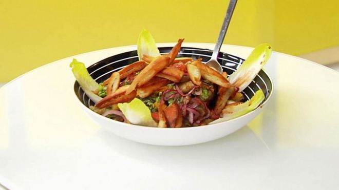 Рецепт Салат с печеным баклажаном