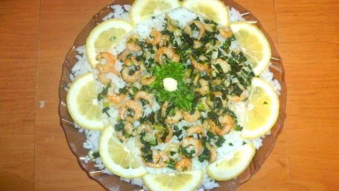 Рецепт Салат с рисом, креветками и чесноком